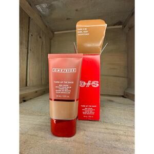 One/Size Blur Balm Foundation Dark 3